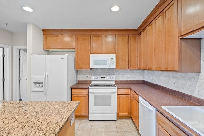 Building Photo - 4875 S Monaco St