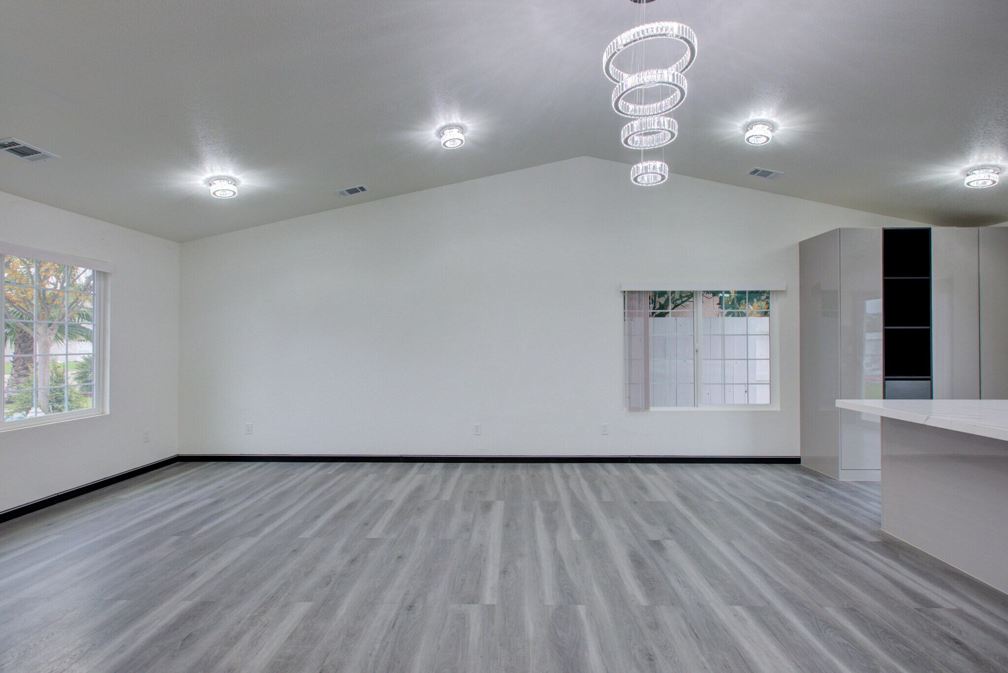 Building Photo - 9855 Douglas Ave