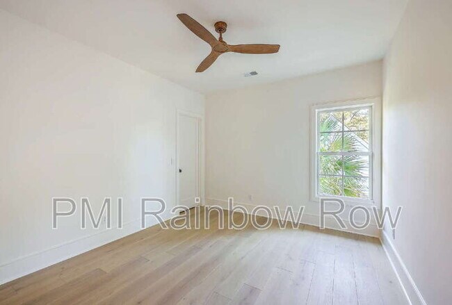 Building Photo - 755 Adluh St