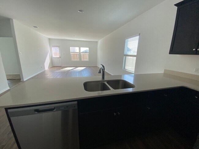 Building Photo - 117 Akela Wy