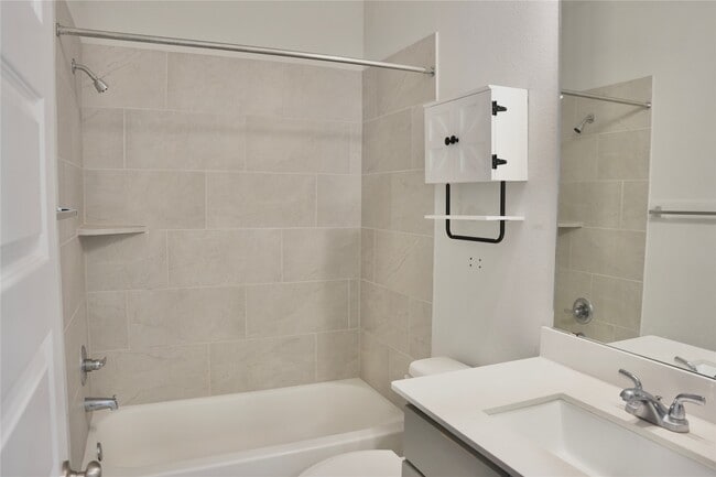Building Photo - 24727 Tanoureen Dr
