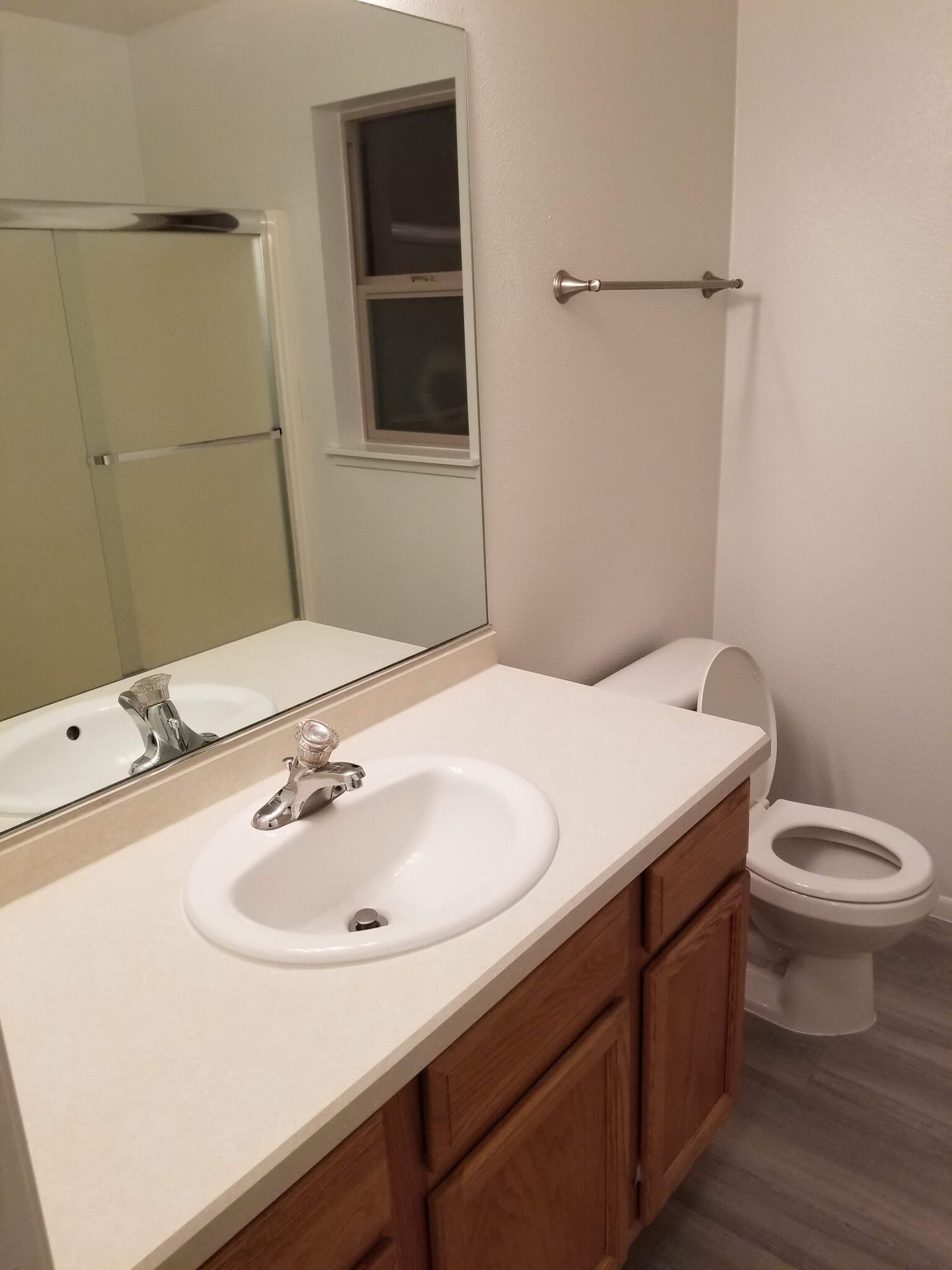 Building Photo - 1048 Ne Warner Pl