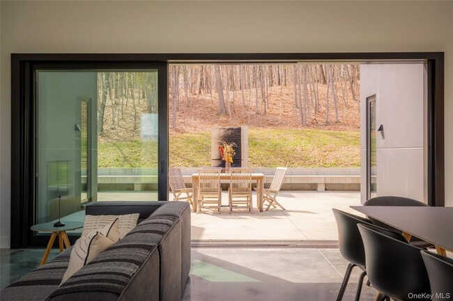 Building Photo - 279 Tompkins Rd