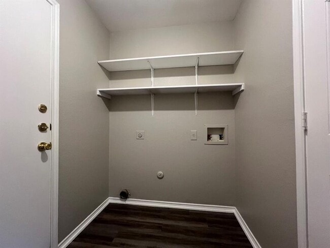 Building Photo - 13120 Dearbonne Dr