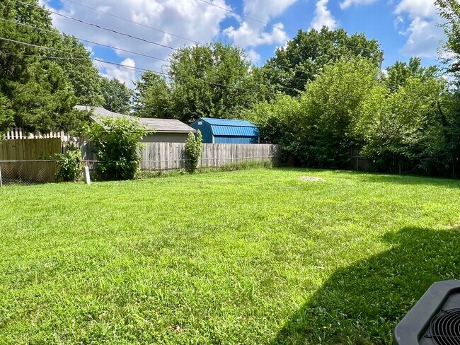Building Photo - 3 Bed, 2 Bath in south central Springfield