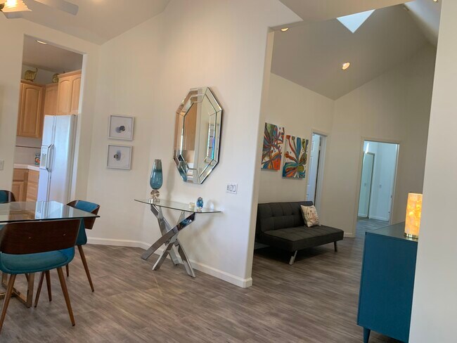 Hallway - 7635 Draper Ave