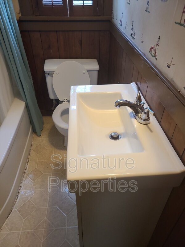 Building Photo - 7814 Dalmain Dr