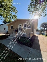 Building Photo - 408 S Van Eps Ave