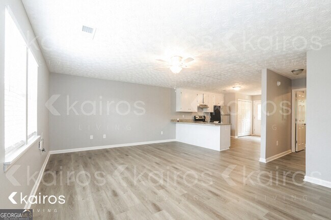 Building Photo - 135 Fawn Dr