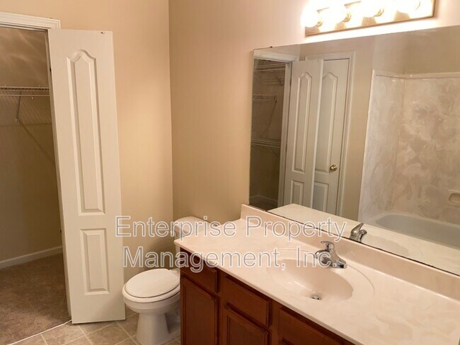 Building Photo - 10178 Sterling Ridge Dr