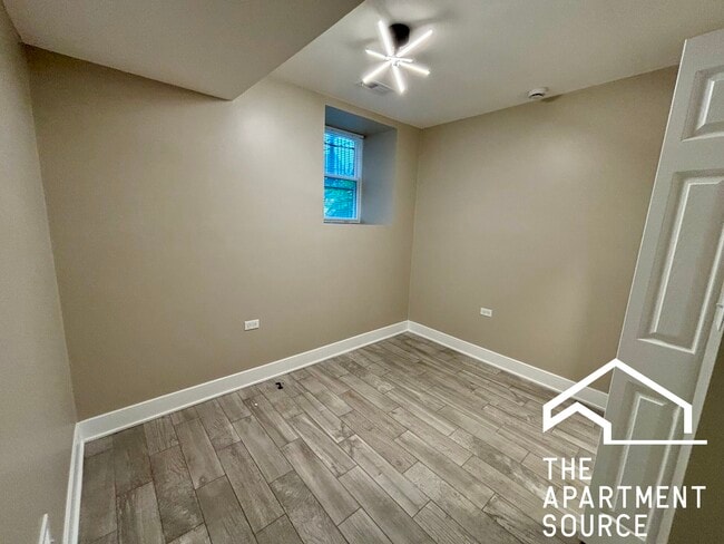 Building Photo - 3301 N Harding Ave