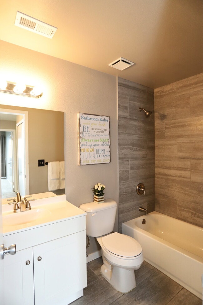 Building Photo - Modern Comfort Meets Style in This Sunlit,...