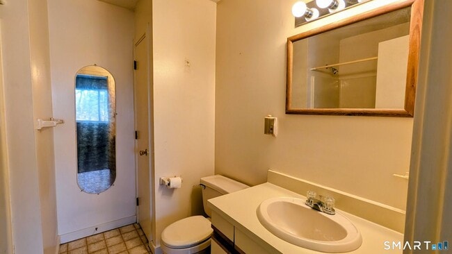 Building Photo - 69 Northwest Dr