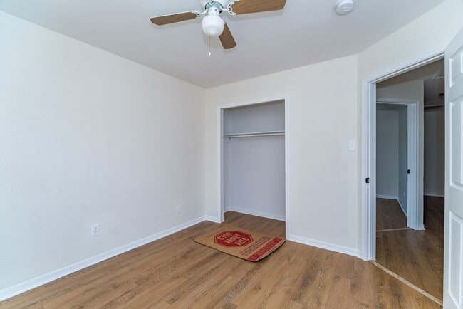 Building Photo - 3-Bedroom Duplex