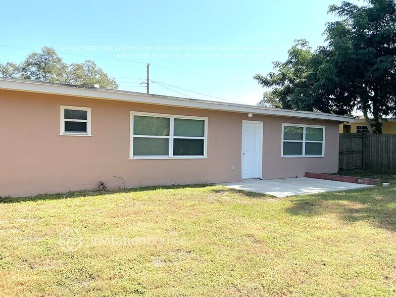 Building Photo - 300 Kilmer Ave