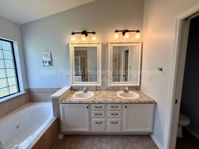 Building Photo - 13658 Kayak Ct
