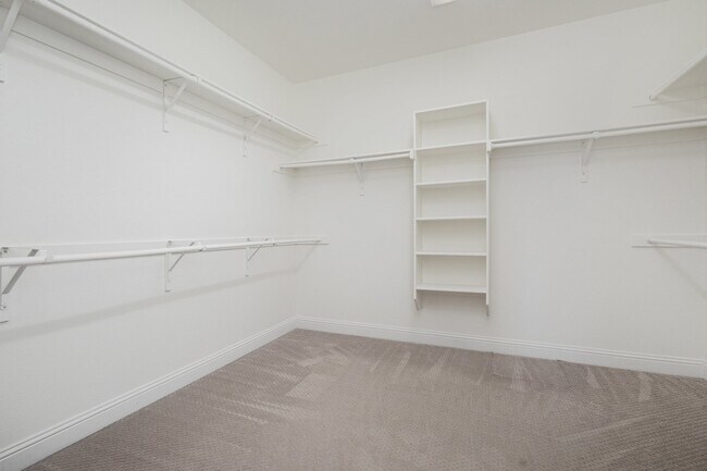 Building Photo - 14106 Summerwoods Ln