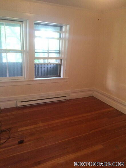 Building Photo - 193 Mt Auburn St