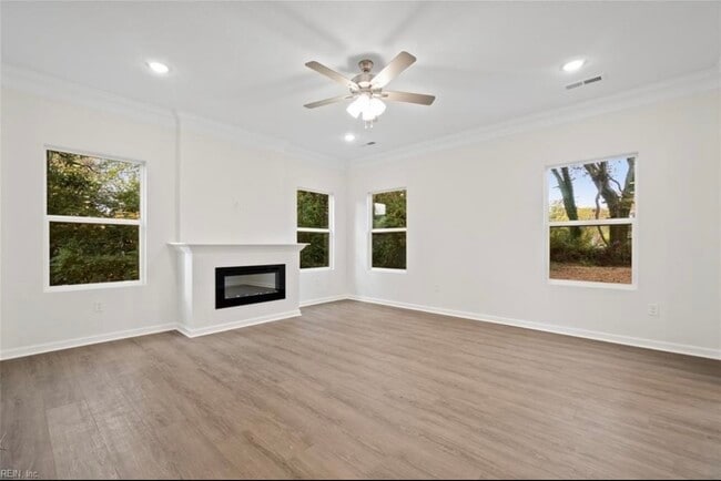 Building Photo - 1540 Beekman St