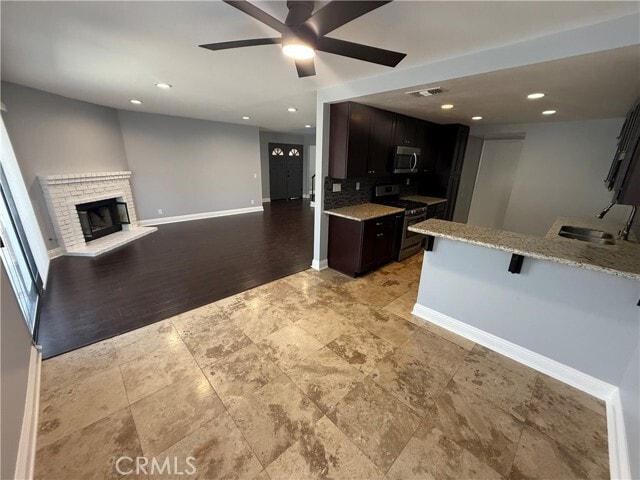 Building Photo - 2157 E Badillo St