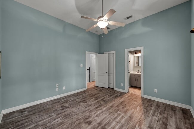 Building Photo - 295 Skipper Jack Dr