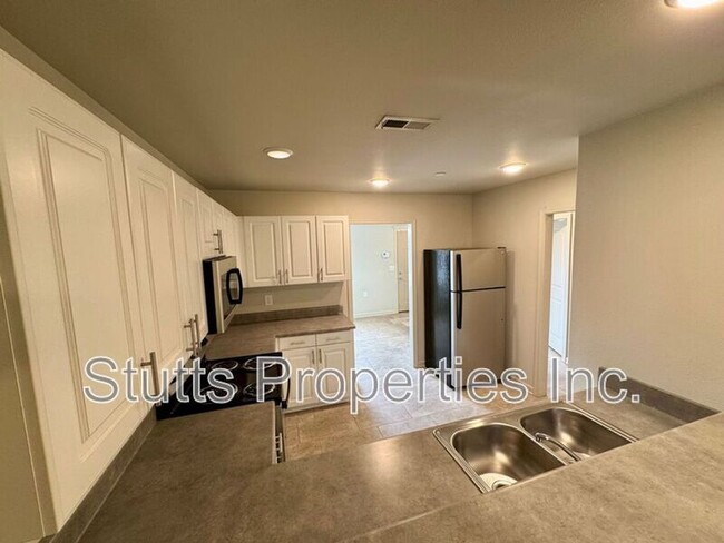 Building Photo - 100 Harvest Moon Way