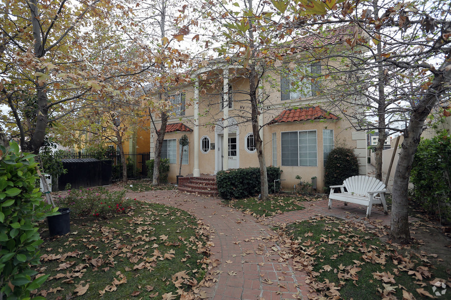 Primary Photo - Mansfield Apartments