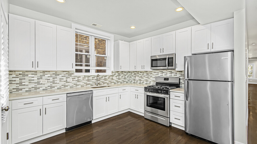 Building Photo - 6459 N Glenwood Ave