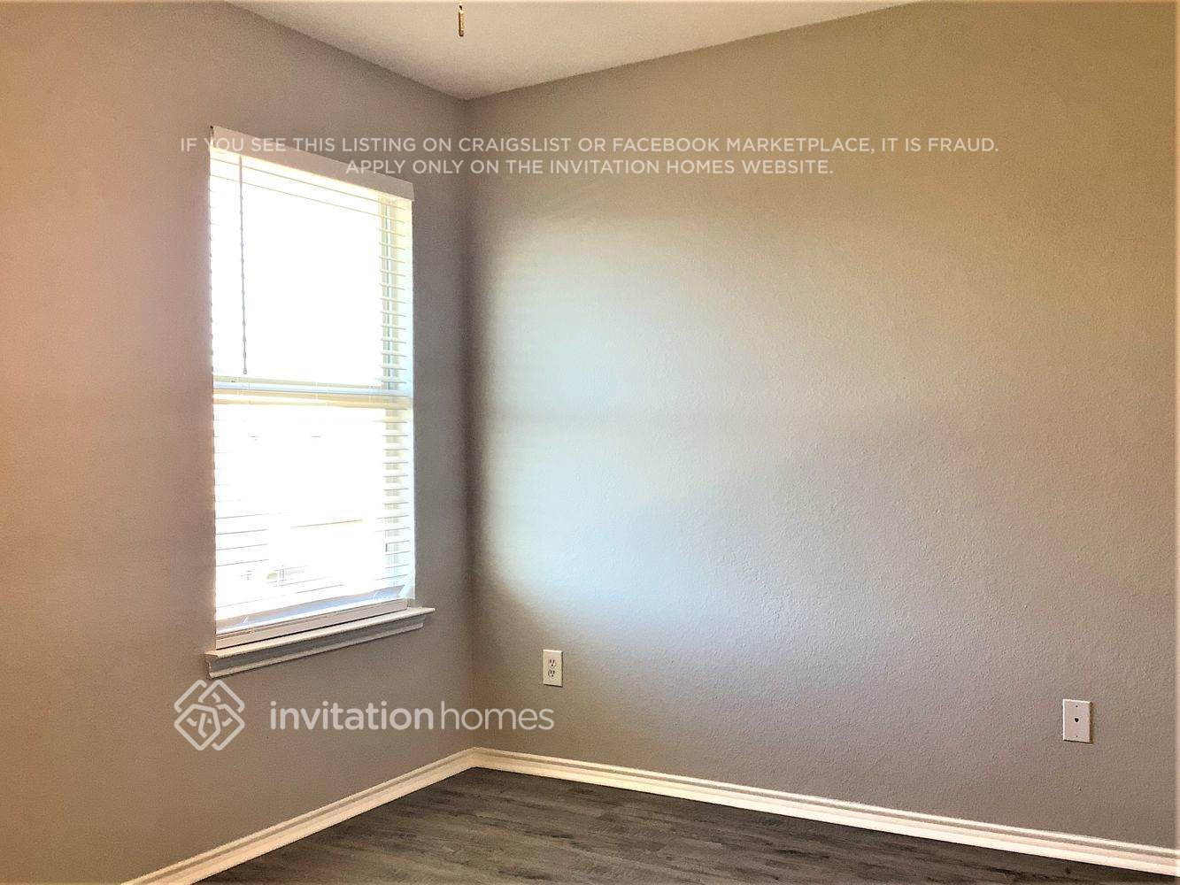 Building Photo - 717 Duke Dr