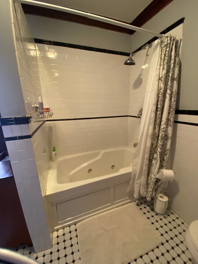 Building Photo - 182 Washington Ave