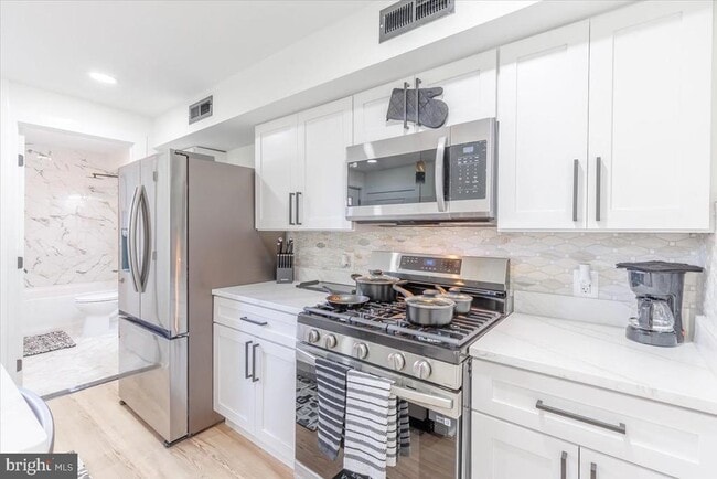 Building Photo - 4702 Meade St NE