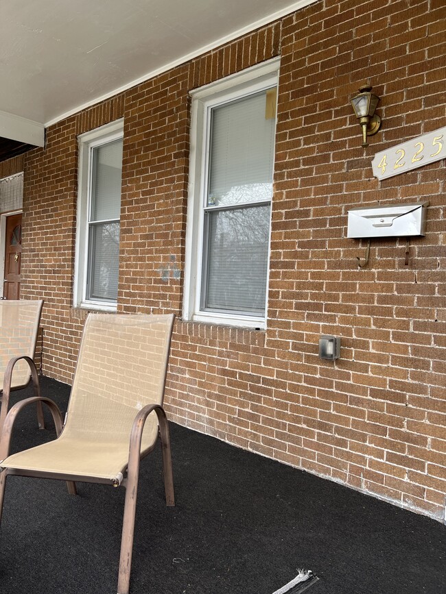 Building Photo - 4225 Ivanhoe Ave