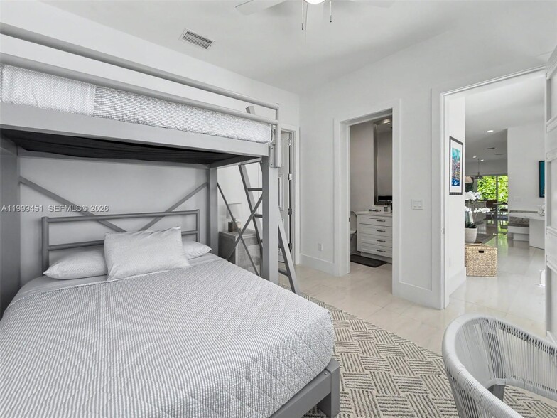 Building Photo - 13689 Deering Bay Dr