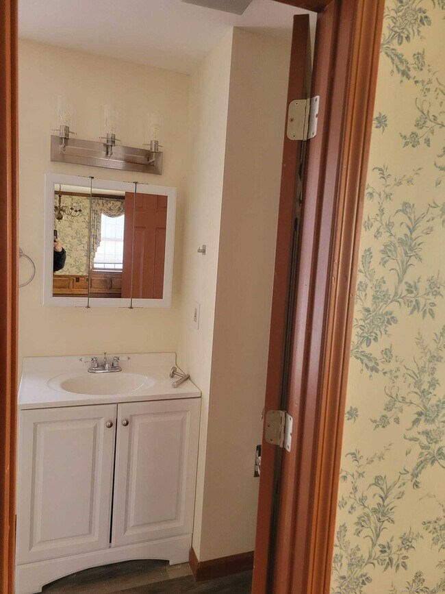 Building Photo - 1 Barristers Ct