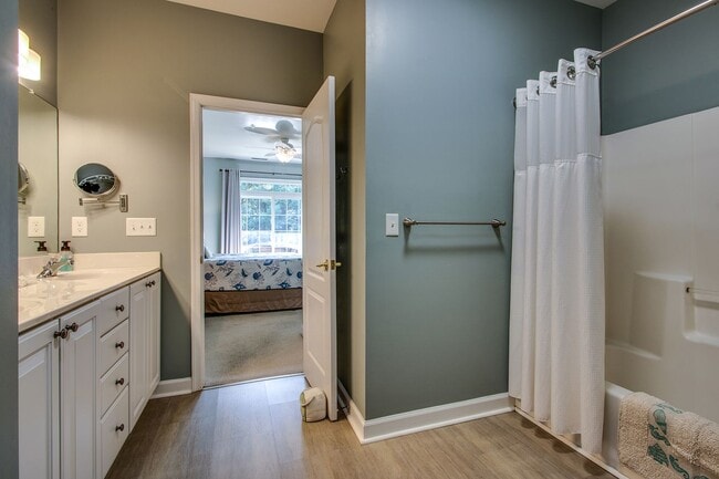 Building Photo - FURNISHED CONDO - LEWES