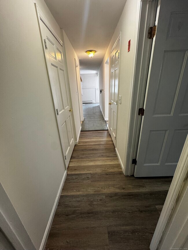 Building Photo - 43 Plumtrees Rd