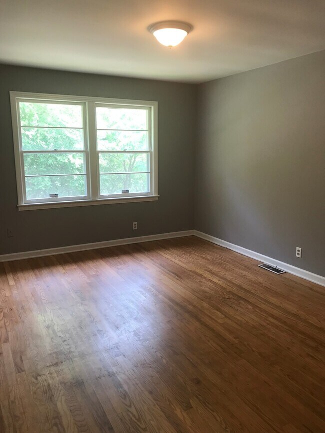 Building Photo - 100 Talton Dr