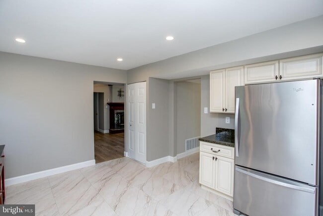 Building Photo - 19 Seton Hill Ct