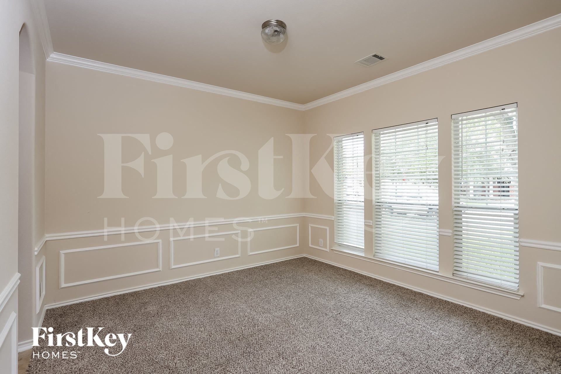 Building Photo - 101 Happy Tr