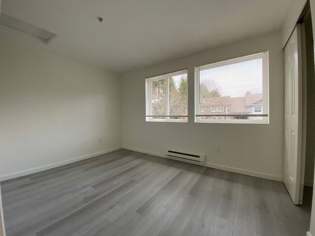 Building Photo - Charming Kent Condo in a Prime Location!