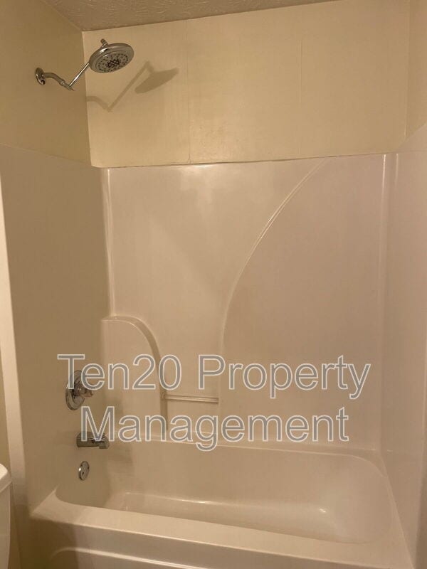 Building Photo - 5715 Boby Dr