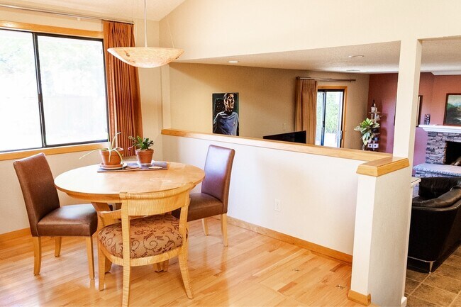 Building Photo - 2905 NE 26th St