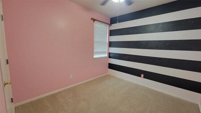 Building Photo - 13272 Skyline Dr