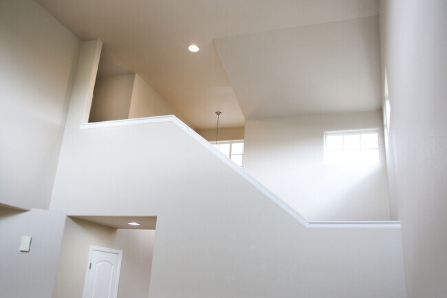 Building Photo - 1506 Dryland St