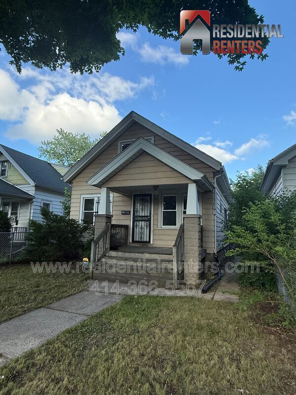 Building Photo - 5560 N 40th St