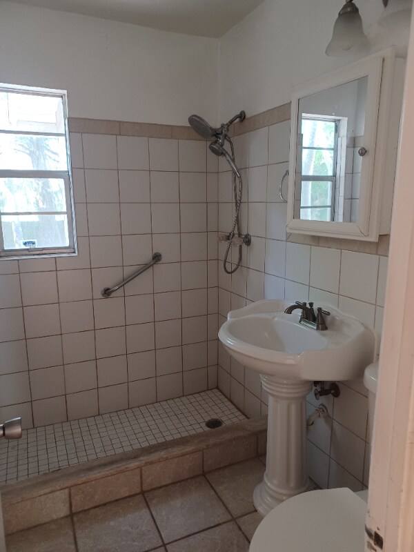 Building Photo - 1334 24th St