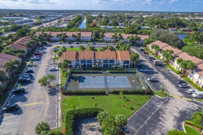 Building Photo - 815 Boynton Beach Blvd