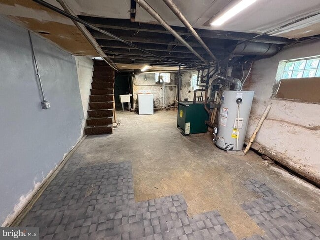 Building Photo - 198 W Thelma St