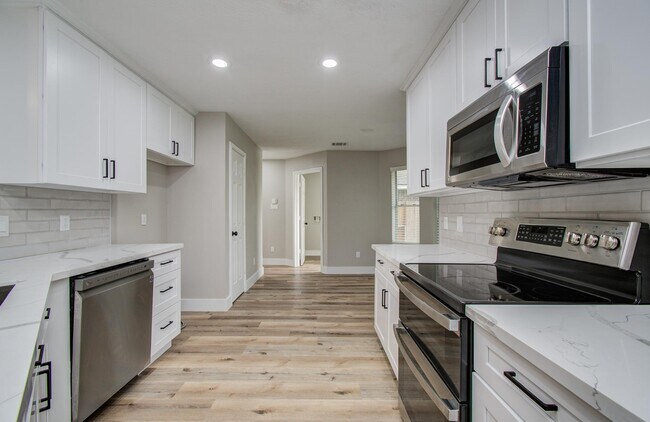 Building Photo - 5238 Timber Quail Dr