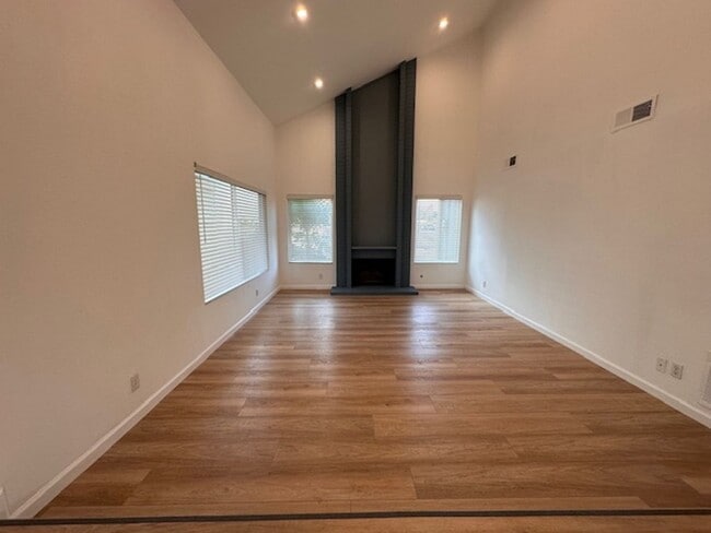 Building Photo - Beautiful 4-Bedroom Home located in one of most desirable neighborhoods